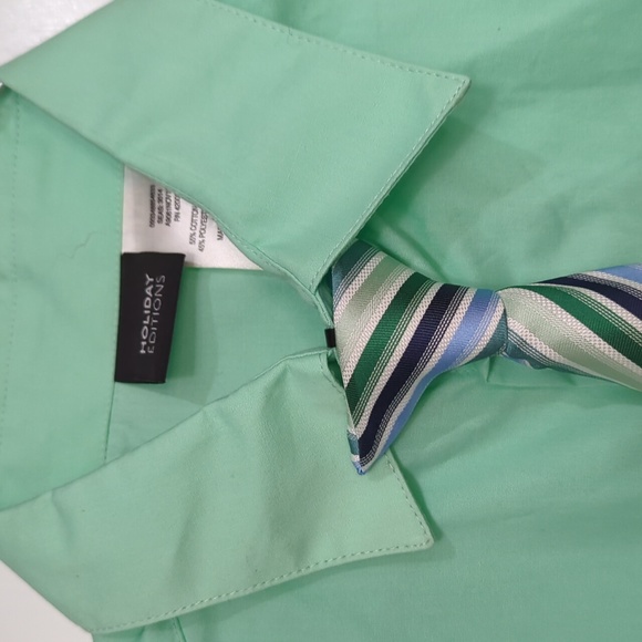 ❤️5/$25  Boy Holiday Edition Button Down and Tie - Picture 2 of 4